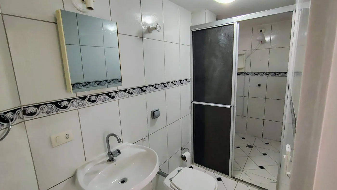 Imagem Apartamento a venda nas Mercês com 3 quartos R$ 387.000,00.