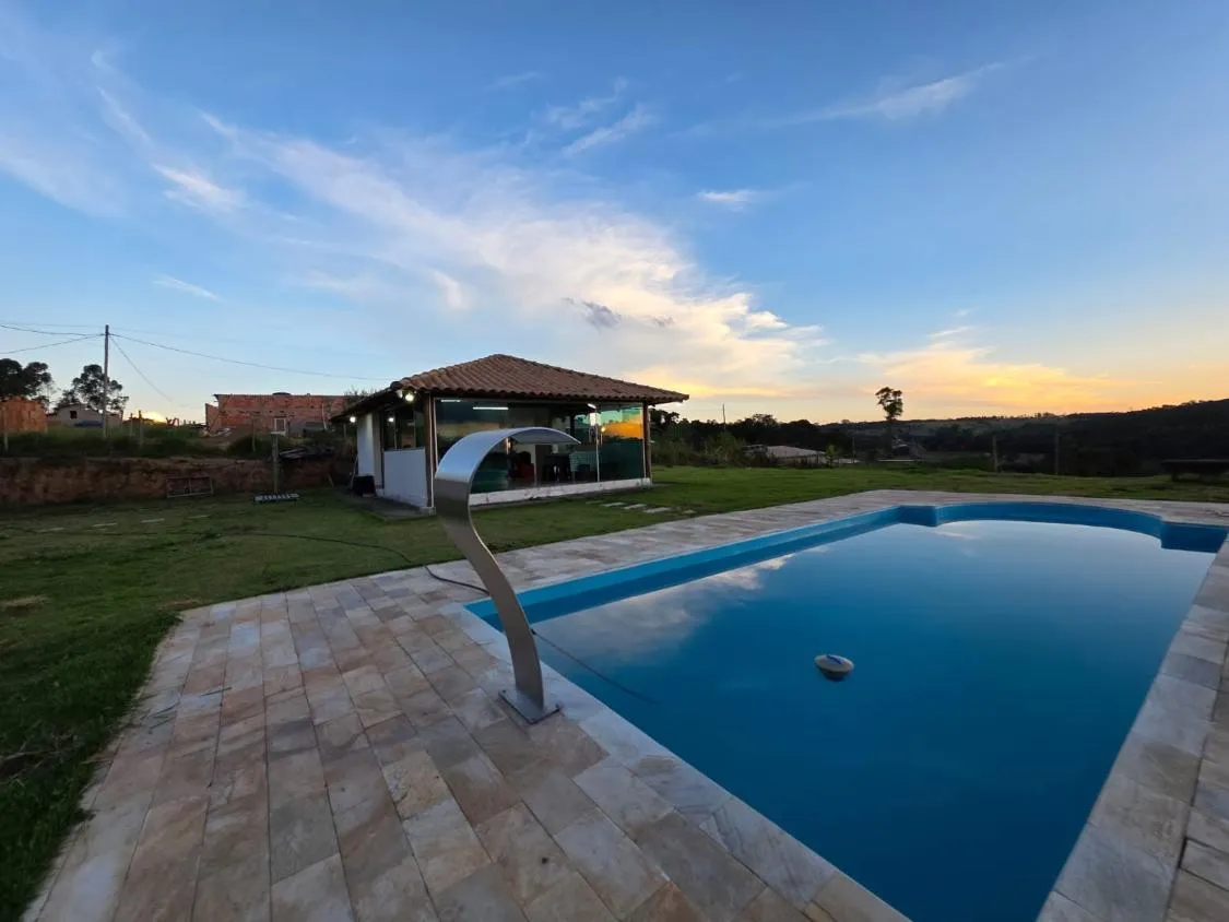 Imagem chácara belíssima a venda em Itatiaiuçu/MG , Terreno amplo com aprox. 2.500m²