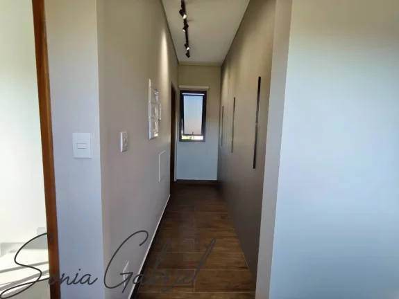 Imagem Venda de Casa em Condomínio de Alto Padrão em Vinhedo-SP - 3 Quartos, 3 Suítes, 2 Salas, 4 Banheiros, 6 Vagas, 272m².