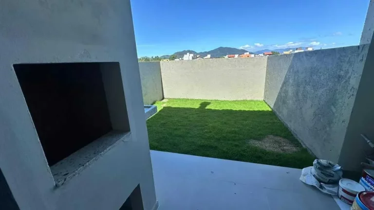 Imagem Casa com 3 dormitórios sendo 1 suíte e 1 vaga de garagem - Campeche, Florianópolis/SC
