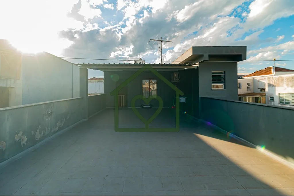 Imagem Apresento um excelente imóvel comercial e residencial localizado na Av. Pará, a apenas meia quadra...