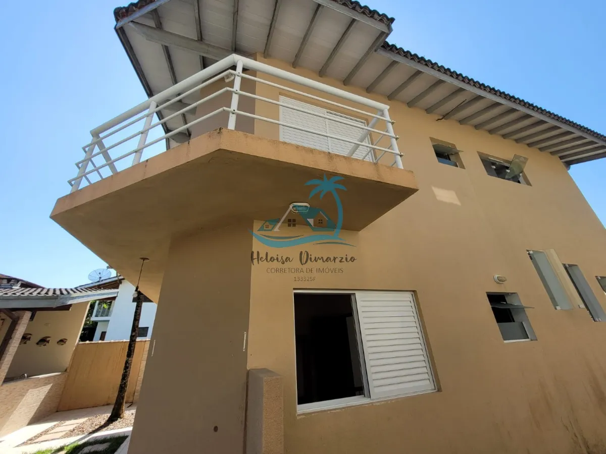 Imagem Belíssima casa com 3 dormitórios a venda em condomínio fechado em Ubatuba.