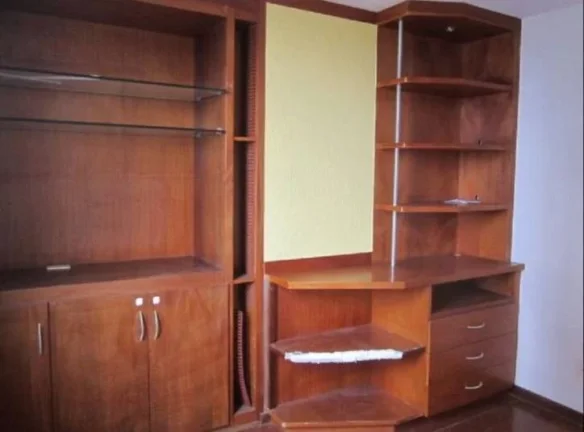 Imagem O  apartamento  encontra-se  em  muito  bom  estado,  com  boa iluminação  e ventilação; tendo  vista  definitiva  e  privilegiada.