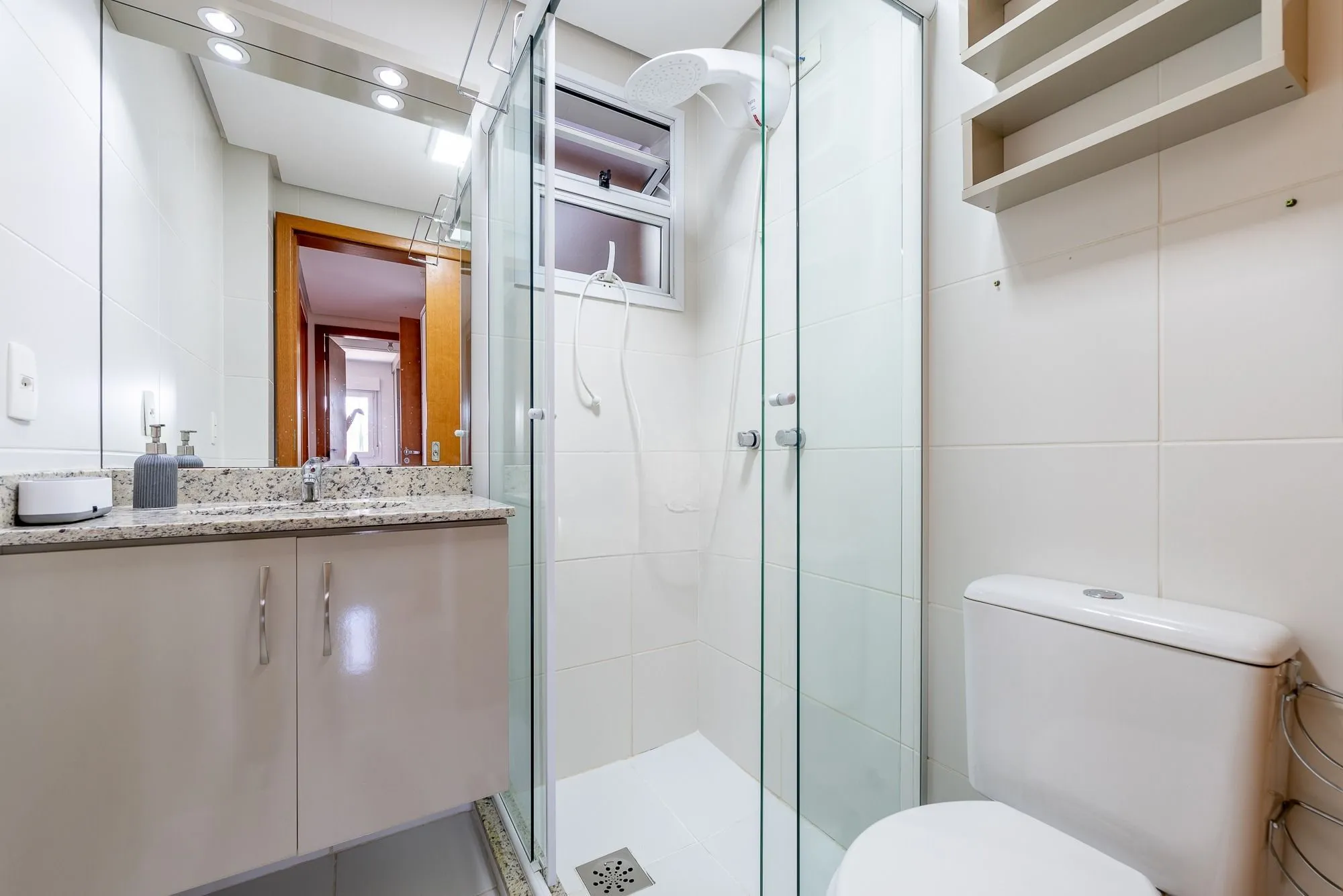 Imagem Apartamento Garden mobiliado, com 180 m² privativos, no bairro Chácara das Pedras