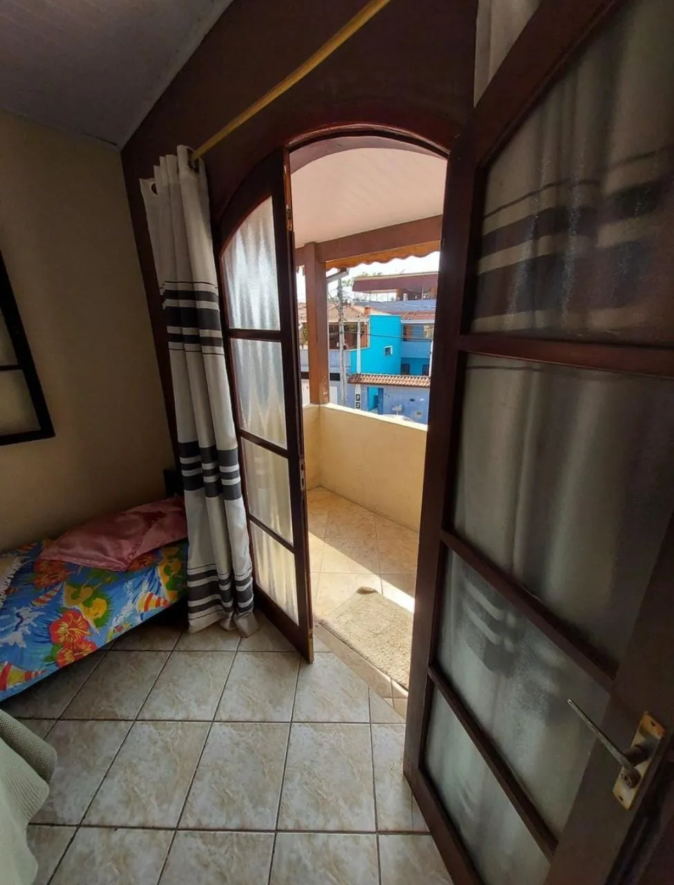 Imagem Sobrado Imponente com 4 Dormitórios, 2 Suítes, Cozinha Externa, Sacada e Ótima Estrutura à Venda - Grande Oportunidade!