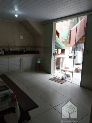 Imagem Casa com excelente localização no Saco dos Limões