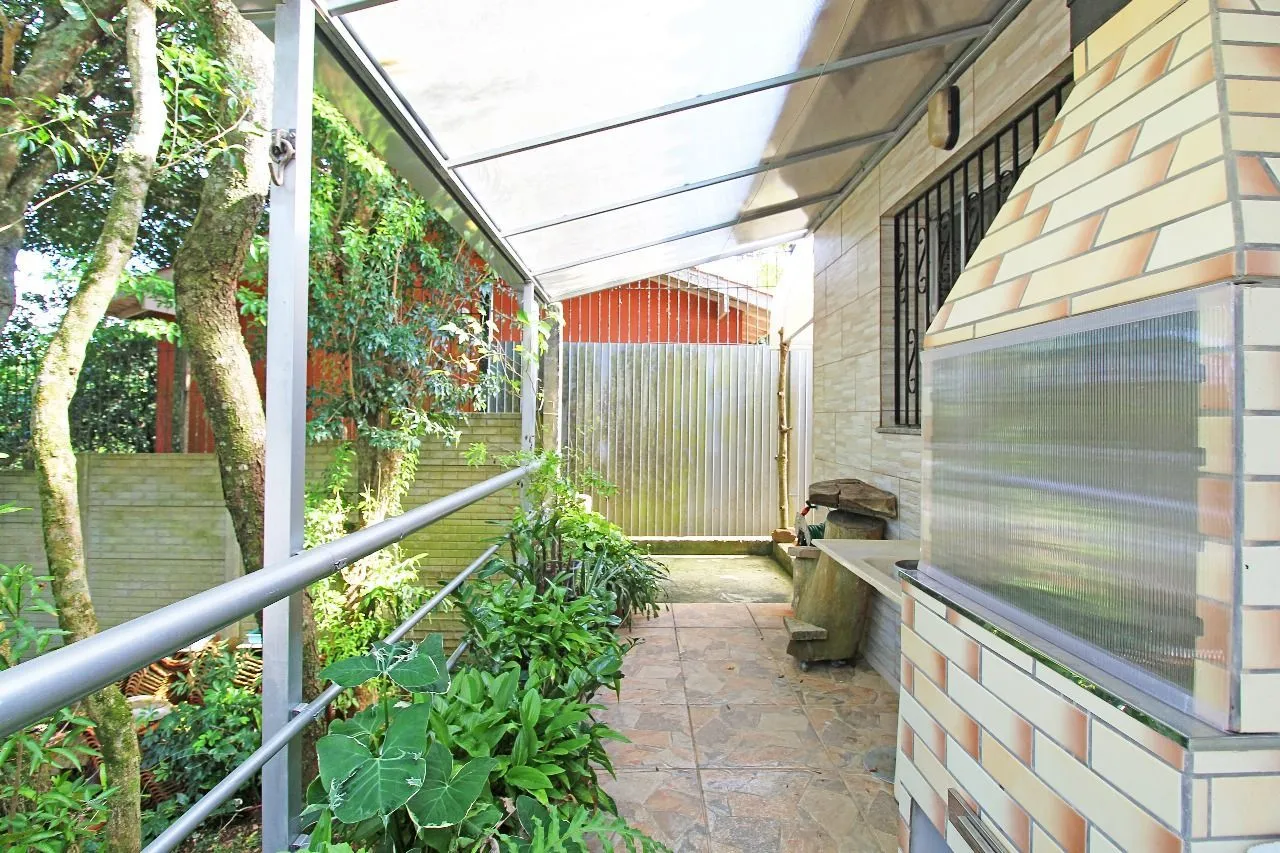 Imagem Duas casas em meio a muita natureza