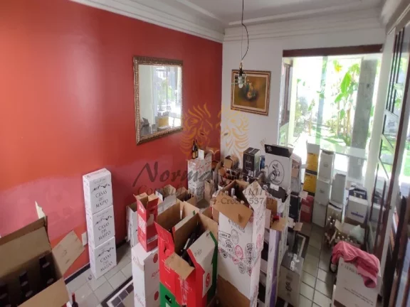 Imagem Casa à Venda no Bairro 13 de Julho, Aracaju-SE - 280 m², 4 quartos, 3 suítes, 3 salas, 5 banheiros e 3 vagas!