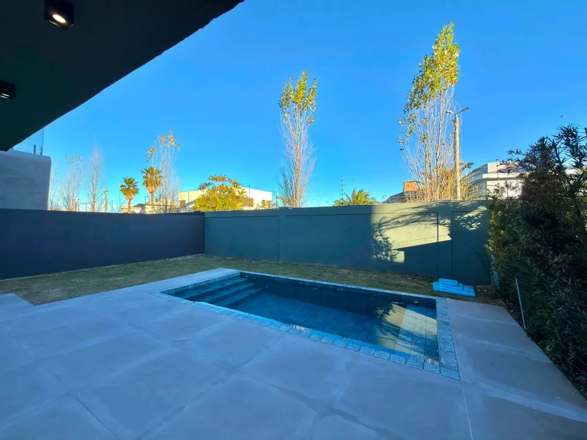 Imagem Casa 4 suítes com piscina - Condomínio Sunset, Xangri-lá