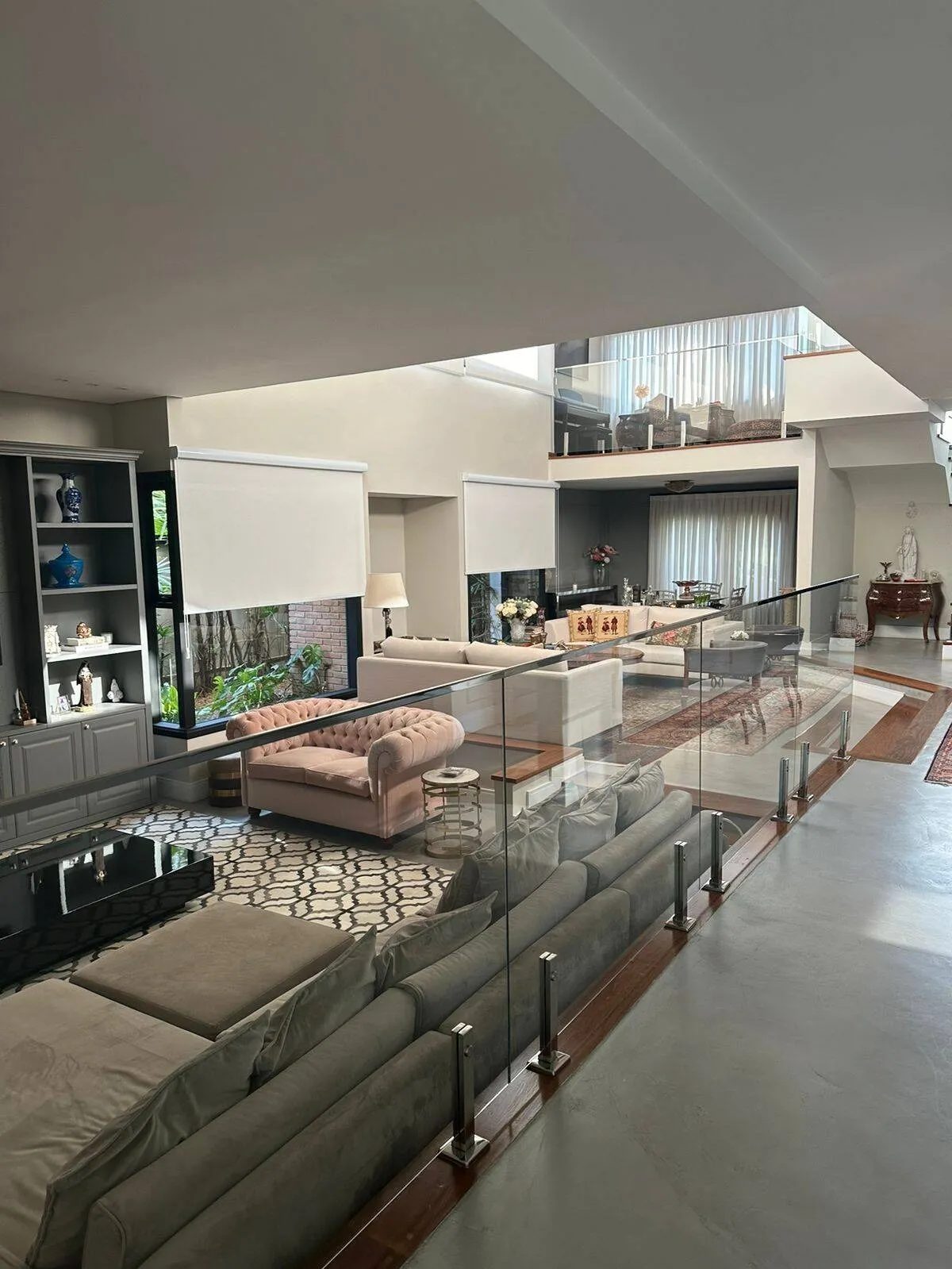 Imagem Sobrado de 403,80m² Localizado no Alphaville Residencial 2 em Barueri/SP!