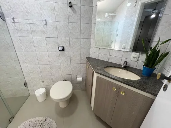 Imagem Apartamento 2 quartos sendo 01 suite 01 Sala dois Ambientes c/ Varanda frente Ampla cozinha com area de serviço , Elevador, Portaria 24hs, 01 vaga de