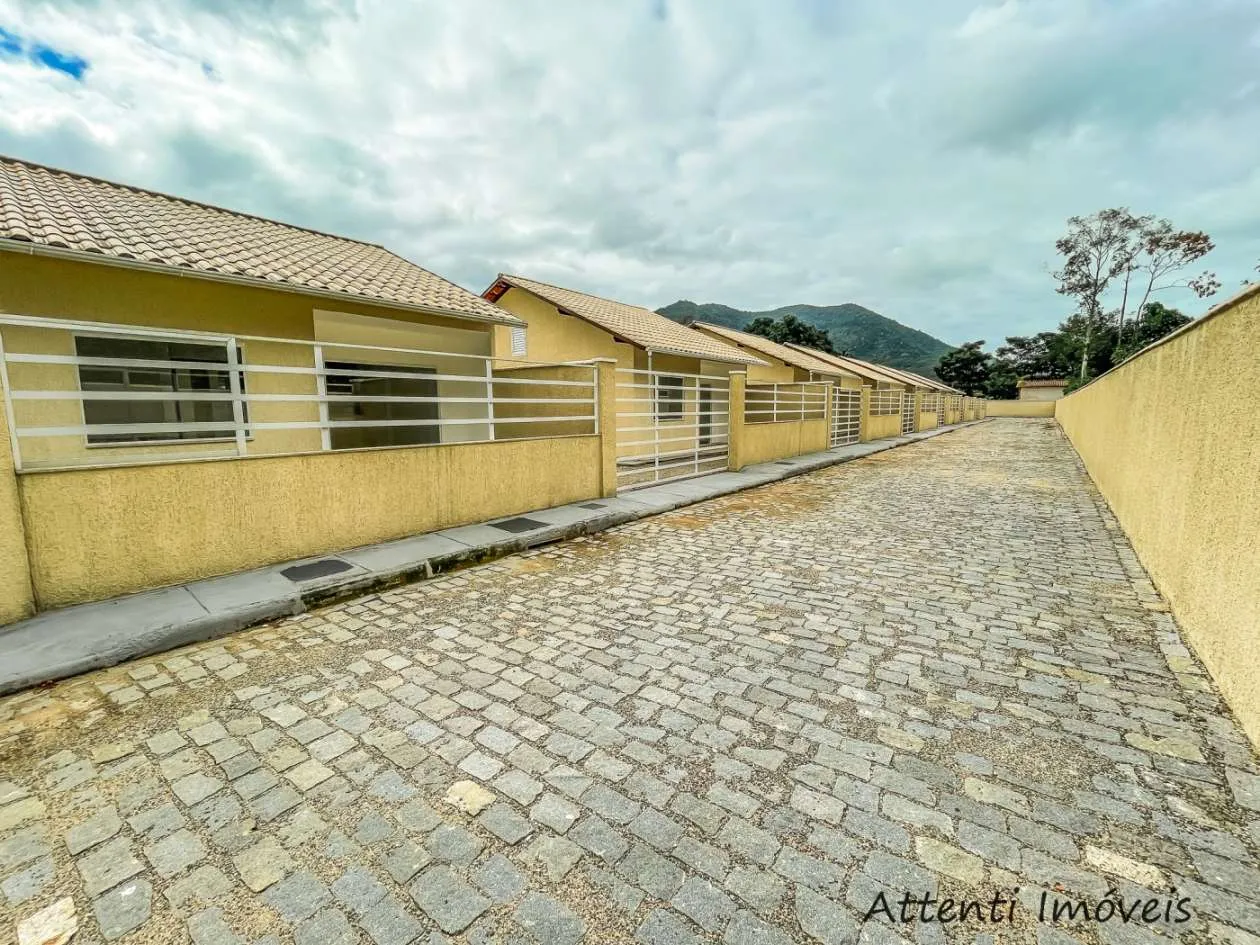 Imagem Casa em Condomínio para Venda em Guapimirim / RJ no bairro Cotia