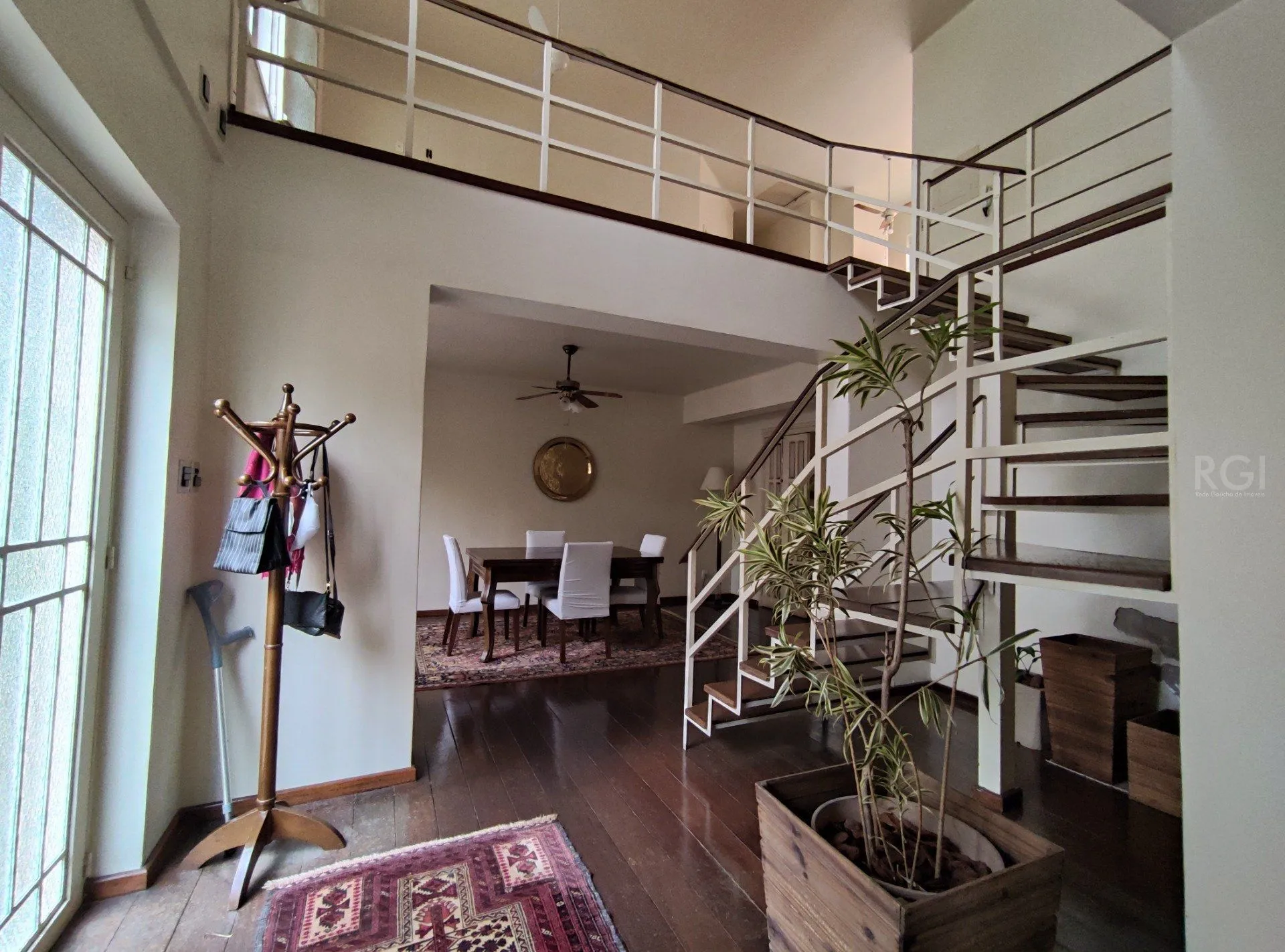 Imagem Sobrado para Venda - 345m², 4 dormitórios, sendo 2 suites, 2 vagas - Independência