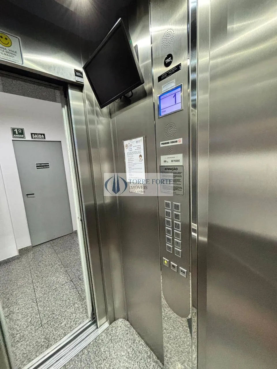 Imagem Ótima sala comercial com 32 m², 2 banheiros, 1 vaga de garagem na Perdizes.