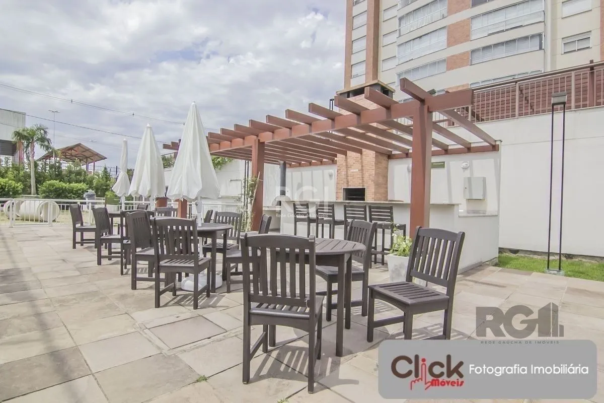 Imagem Excelente apartamento, finamente decorado e mobiliado, excelente iluminação, possuindo 03 dormitórios e 03 suites, sendo 01 master