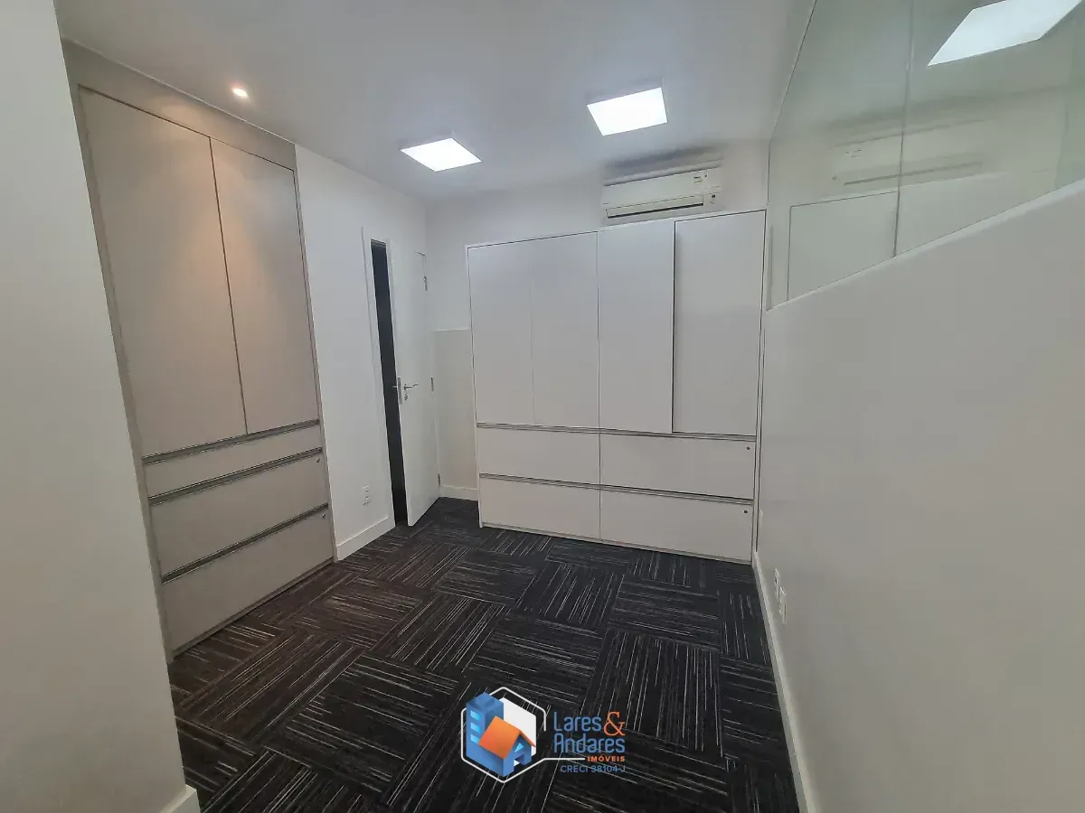 Imagem Conjunto comercial para venda em Cerqueira César, 108m²