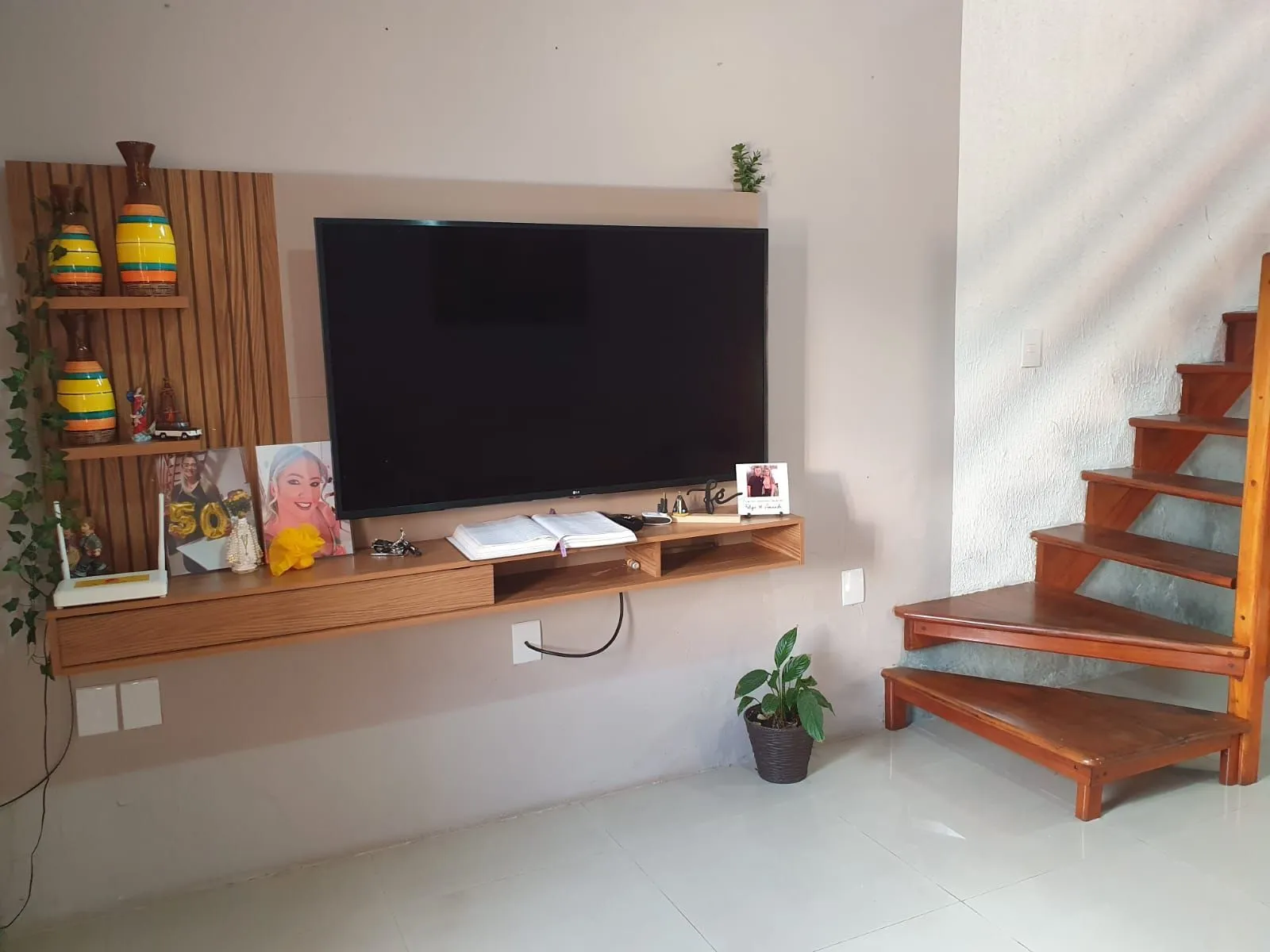 Imagem Casa, 3 Dormitórios, 2 Banheiros, 180m², Bairro Estância Velha, Canoas