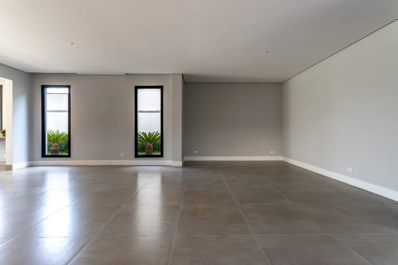 Imagem Venda de Casa de Alto Padrão no Condomínio Villas do Golfe em Itu-SP: 4 quartos, 1 suíte, 6 banheiros, 3 vagas, 336,98 m².