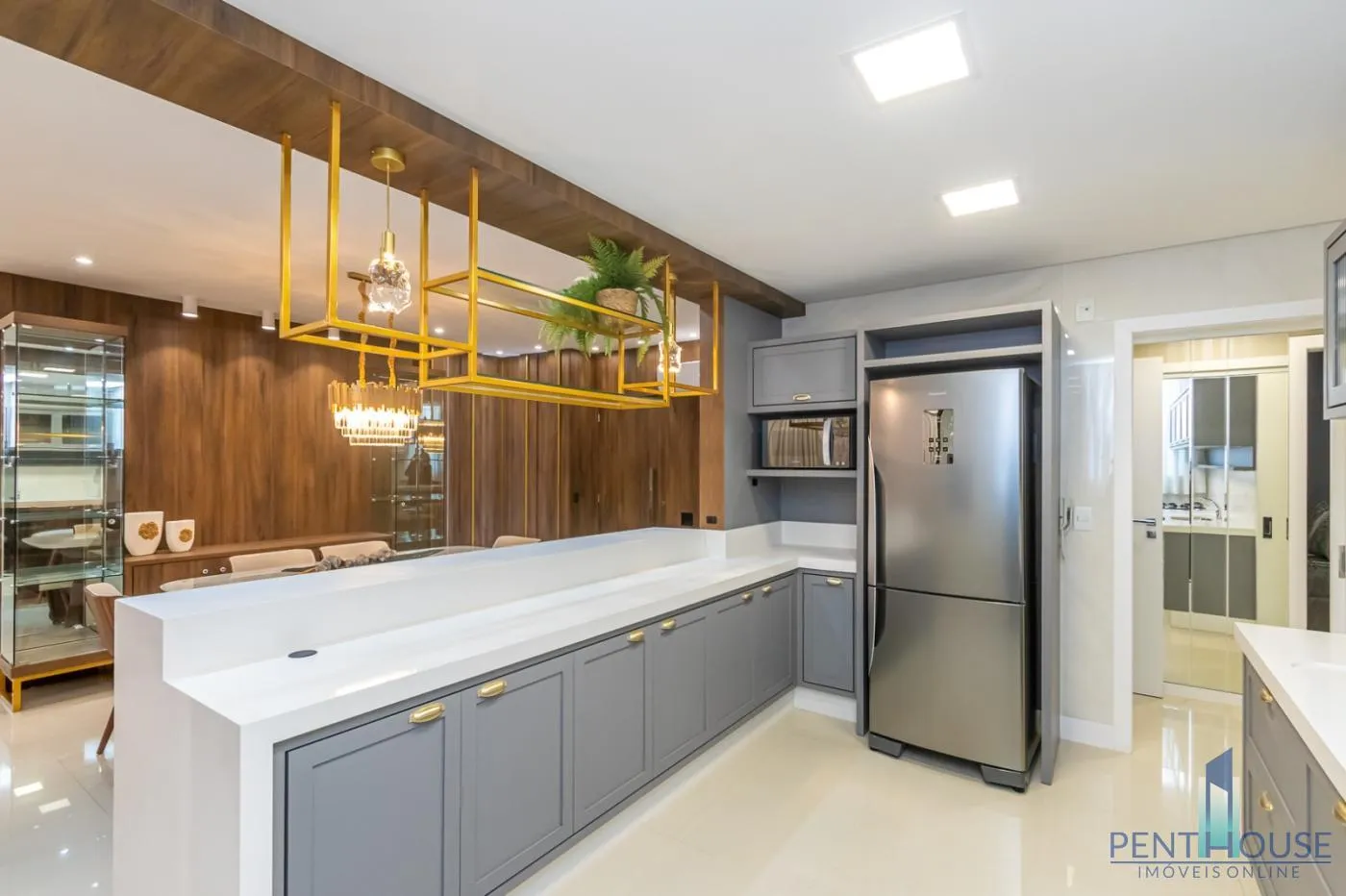 Imagem Apartamento Zona Central para Venda em Balneário Camboriú, CENTRO, 3 dormitórios, 3 suítes, 4 banheiros, 2 vagas