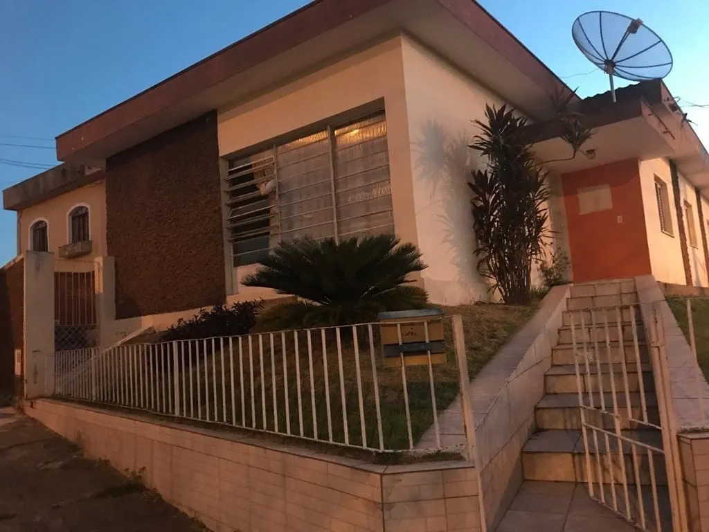 Foto do imóvel Casa à venda 3 Quartos, 1 Suite, 1 Vaga, 197.7M², Jardim Boa Vista, Pindamonhangaba - SP