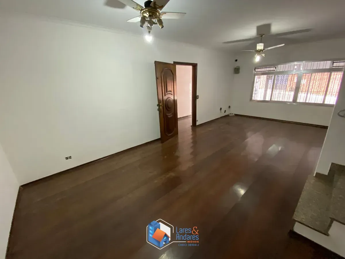 Imagem Sobrado para venda em Vila Babilônia com 4 quartos, sendo 1 suíte, 135m²