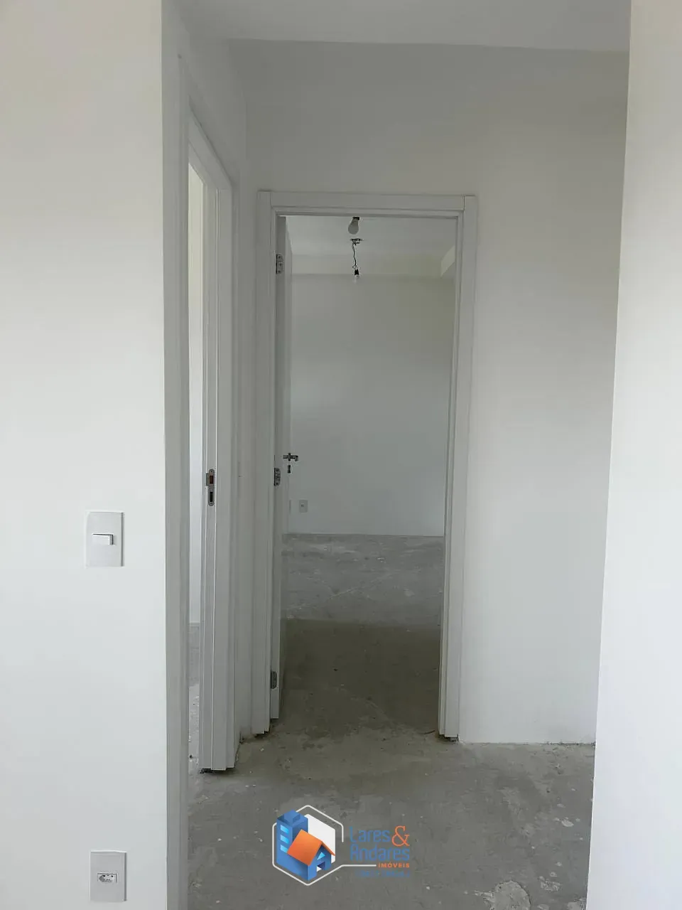 Imagem APARTAMENTO À VENDA COM 90 M², COM 2 DORMS. (2 SUÍTES), SACADA, 2 VGS NO CENTRO COMERCIAL JUBRAN, BARUERI - SP.