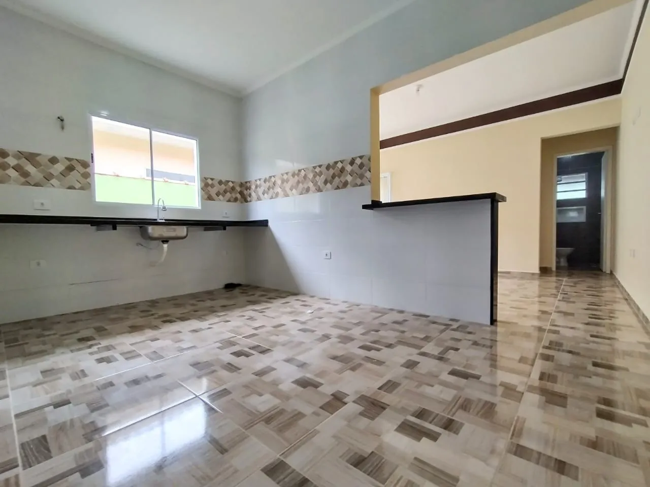 Imagem Casa para Venda em Mongaguá, Itaóca, 2 dormitórios, 1 suíte, 2 banheiros, 2 vagas
