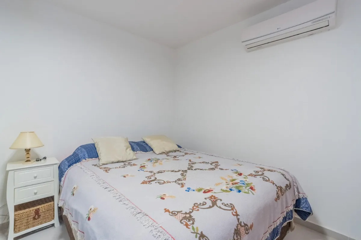 Imagem Casa em condomínio para venda com 3 quartos, sendo 1 suíte, 178m2