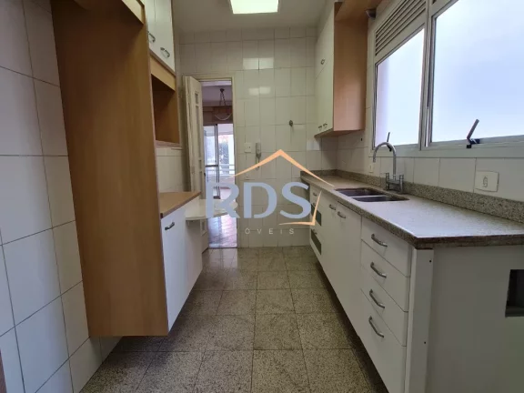 Imagem Apartamento de 144m² com 4 dormitórios, excelente localização