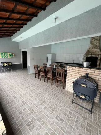 Imagem Vendo casa com 362 mts de área útil, piscina 4x7, barzinho de tijolinho e mármore + EDÌCULA com 2 dormitórios, banheiro Sistema de captação de energia própria fotovoltáica