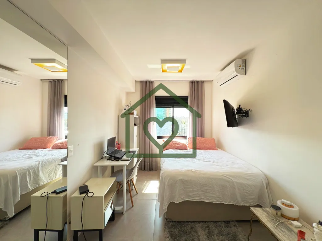 Imagem Excelente apartamento à venda no Azenha, Porto Alegre. Com 48 m² de área privativa, este imóvel ...