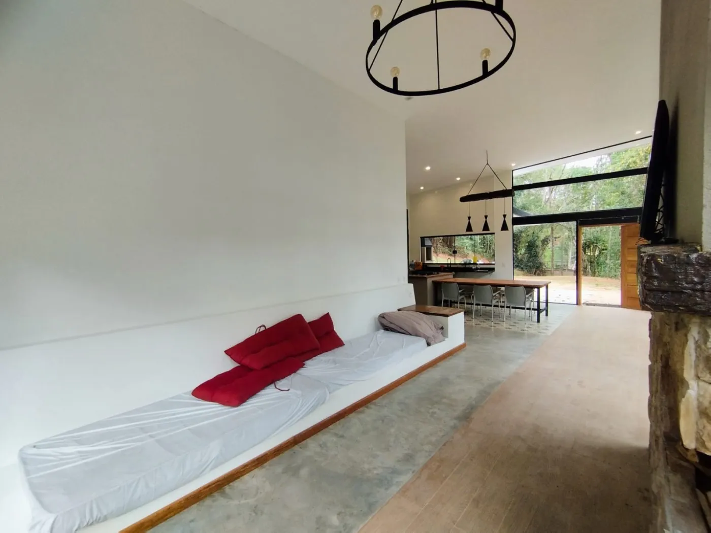 Imagem Casa em Condomínio para Venda em Petrópolis / RJ no bairro Araras