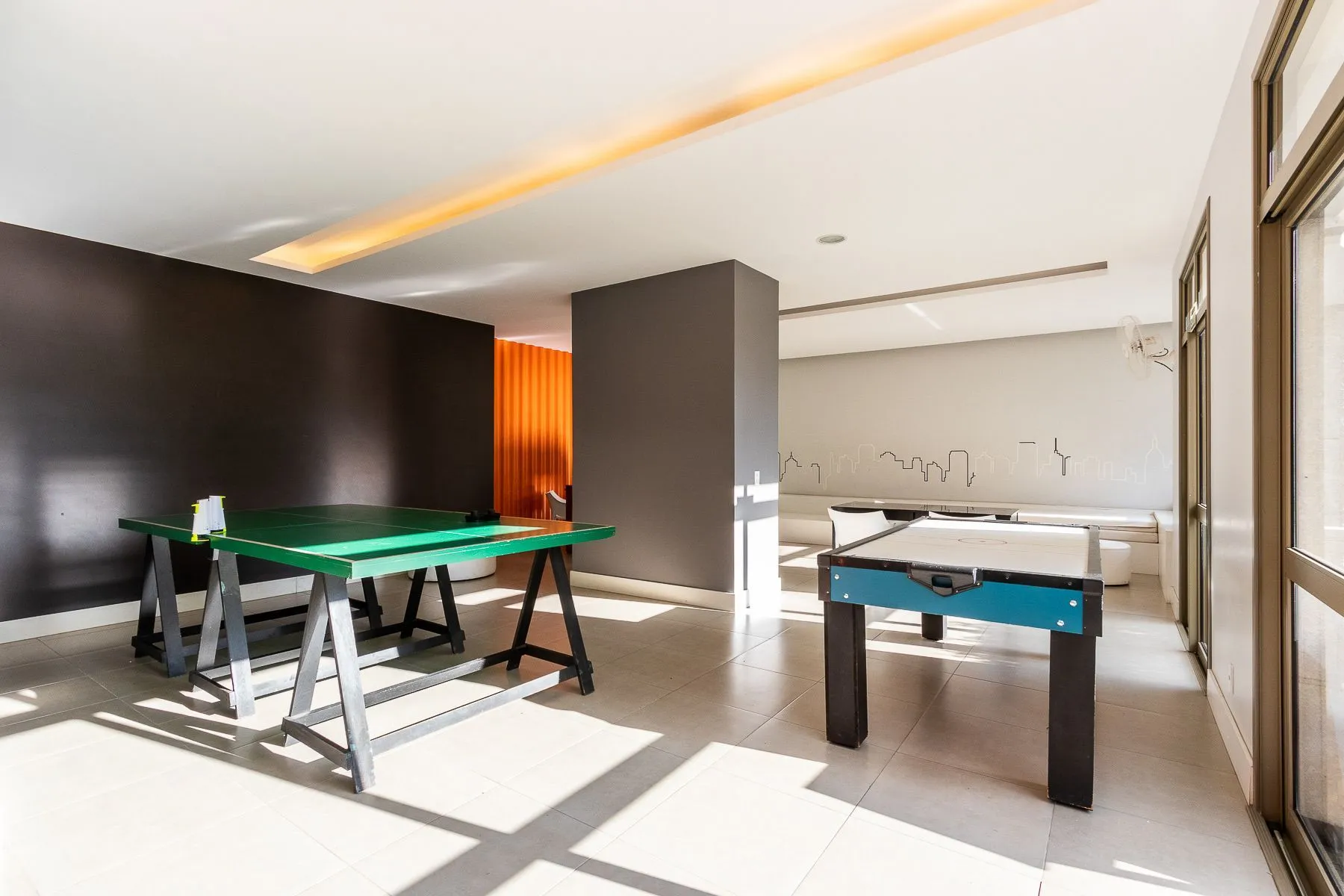 Imagem Apartamento totalmente reformado e impecável para locação - 3 quartos sendo uma suíte - Bairro Cavalhada