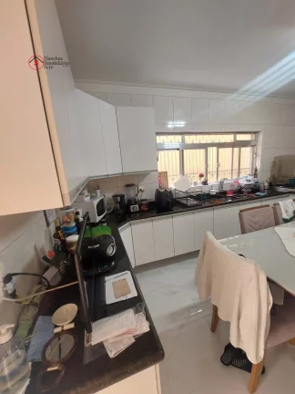 Imagem SOBRADO COM 3 DORMITÓRIOS A VENDA NA VILA FORMOSA, COM EDÍCULA. EXCELENTE LOCALIZAÇÃO. 2 VAGAS DE GARAGEM COBERTAS, PORTÃO AUTOMÁTICO