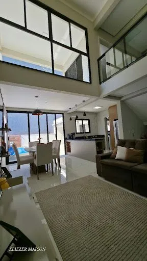 Imagem Casa a venda com piscina no bairro Jardim Florença em Poços de Caldas - MG