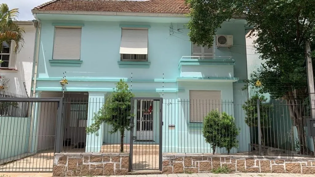 Imagem Casa em alvenaria, próxima à 24 de outubro, com a seguinte composição