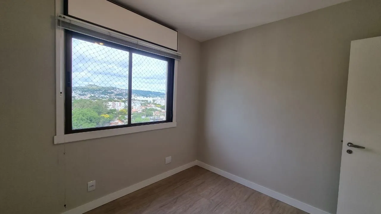 Imagem Apartamento 03 dormitórios, duas vagas individuais, edifício com infra, Bairro Cristal