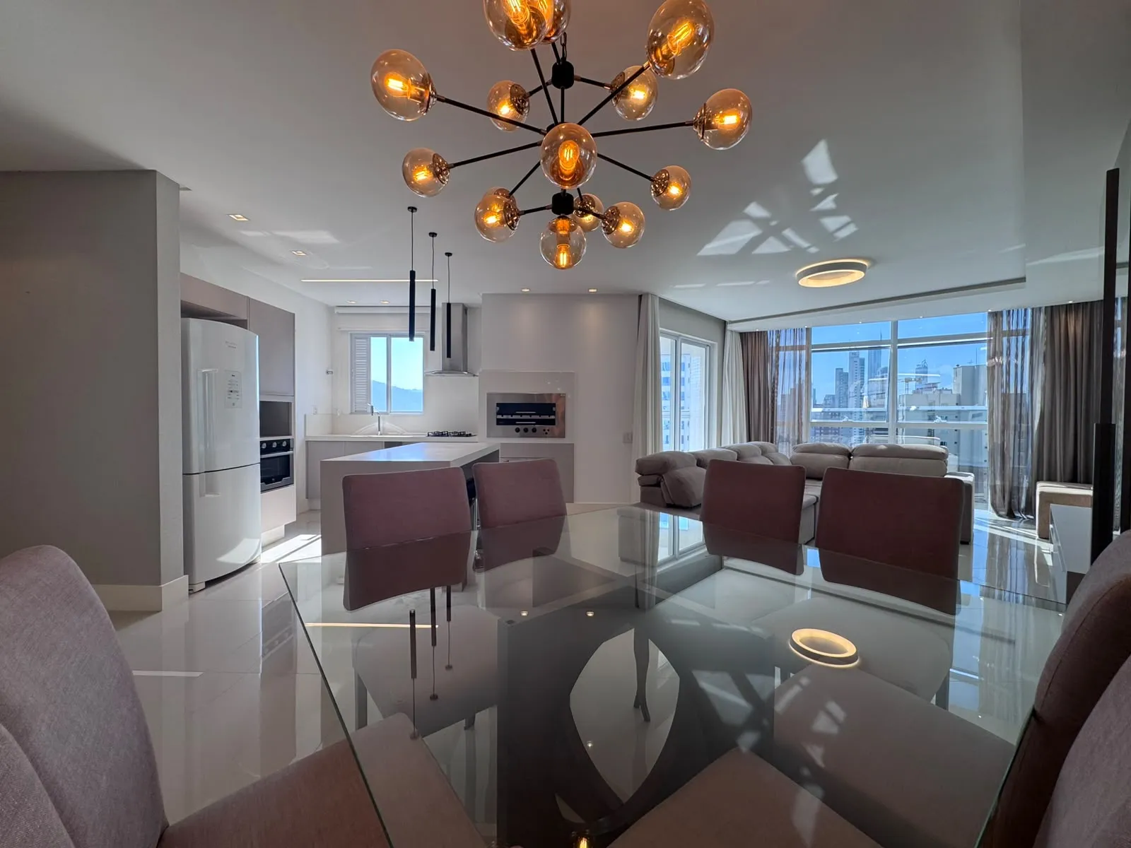 Imagem Apartamento com vista para o mar à venda com 129m2 por R$ 2.690.000,00