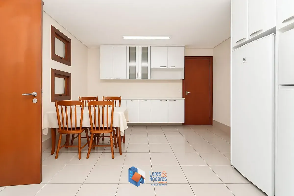 Imagem Sobrado para venda em Vila Ida com 4 quartos, sendo 4 suítes, 426m²