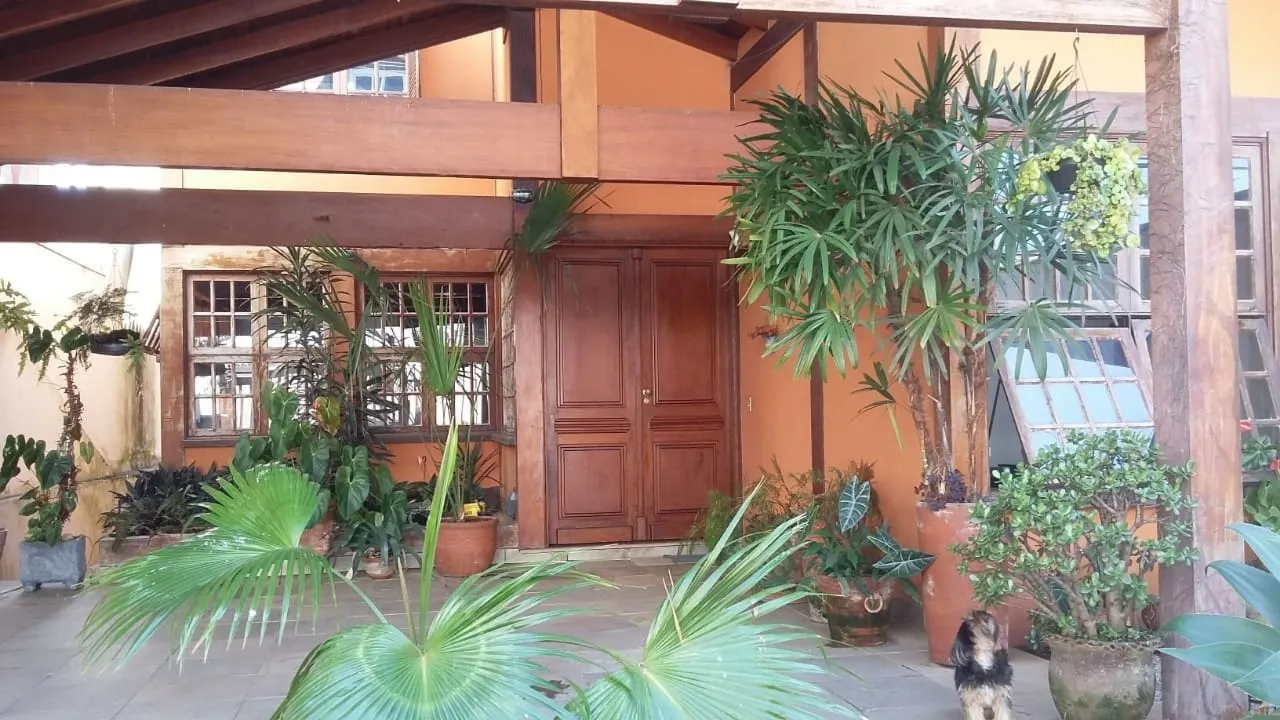 Foto do imóvel Casa à venda 5 Quartos, 3 Suites, 4 Vagas, 400M², Centro, Pindamonhangaba - SP