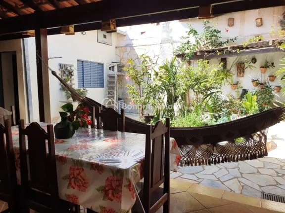 Imagem Situada na Vila Monte Alegre, em Paulínia - SP, esta casa está disponível para venda e é ideal p...