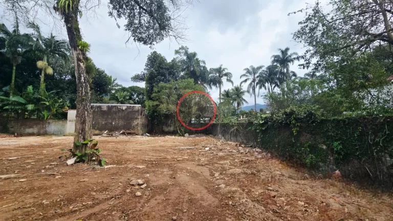 Imagem TERRENO EM BOIÇUCANGA 1300 METROS QUADRADOS, TODO MURADO,BEM LOCALIZADO,PERTO DE TODA ESTRUTURA DO BAIRRO.OPORTUNIDADE