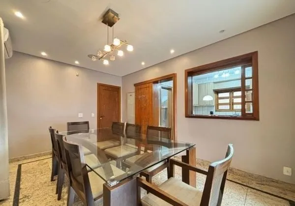 Imagem casa sobrado na Medianeira com 4 dormitórios