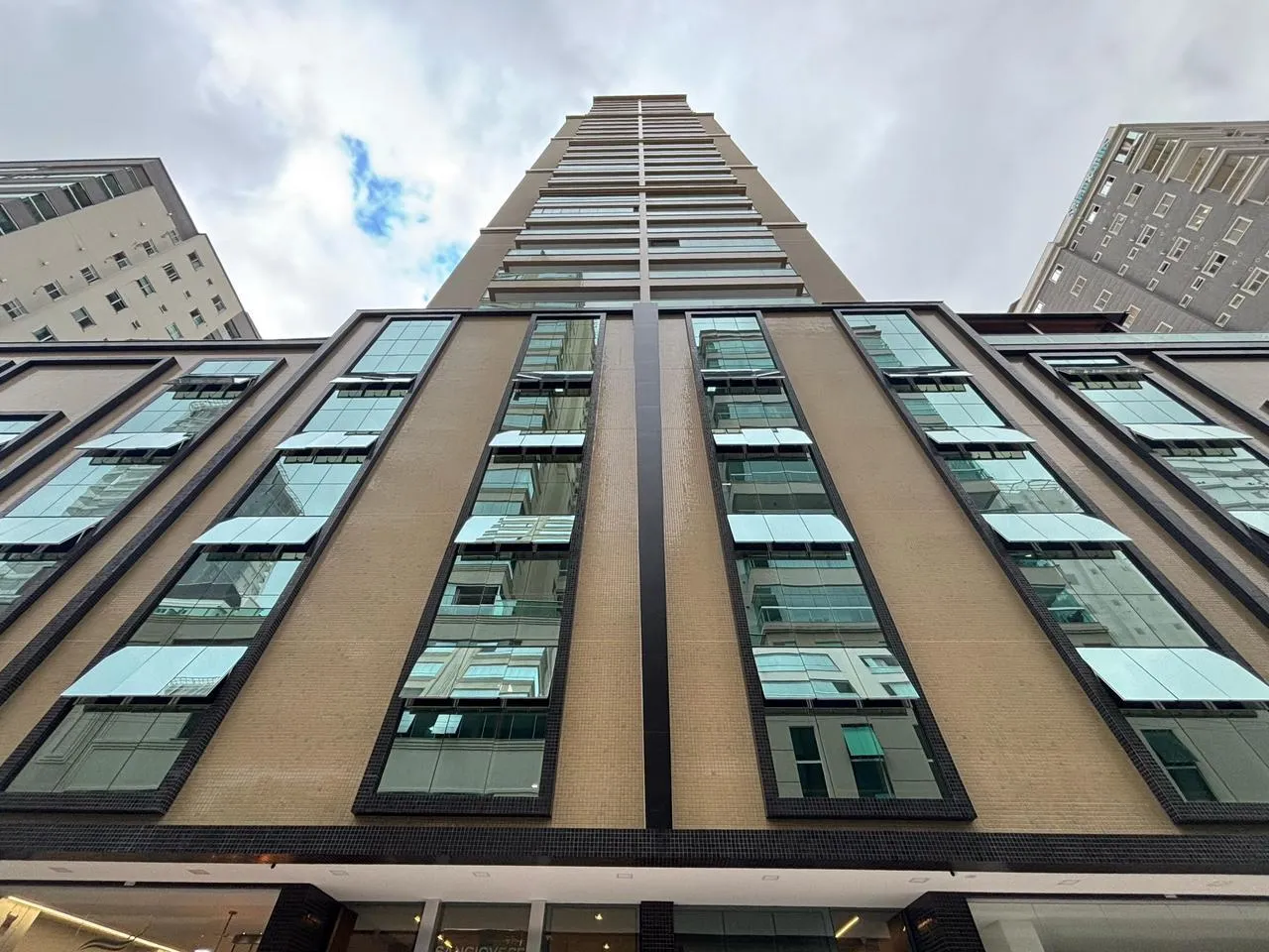 Foto do imóvel Apartamento à venda com 159m2 por R$ 1.540.000,00