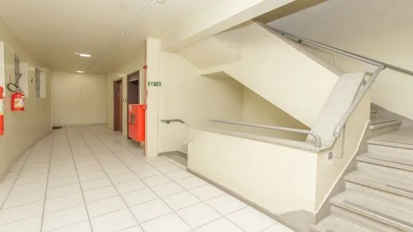 Imagem Vende-se apartamento com 3 quartos (1 suíte), 97 m² e 1 vaga - Bom Fim