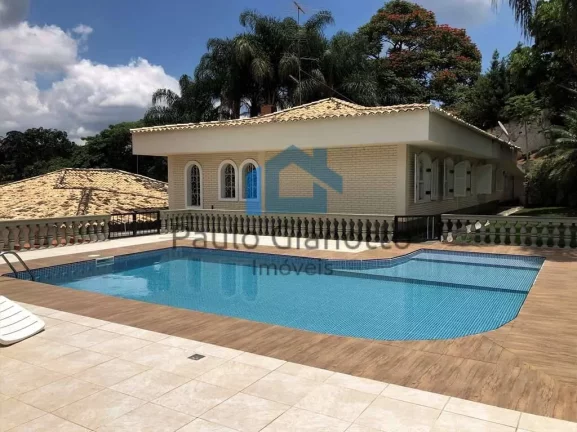 Imagem Casa à venda com ótima localização na Granja Viana