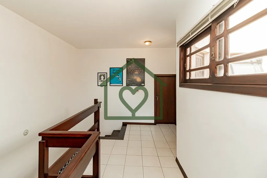 Imagem Casa 4 Quartos na Chácara das Pedras, Porto Alegre 
 
A casa conta com 4 dormitórios amplos, sendo...