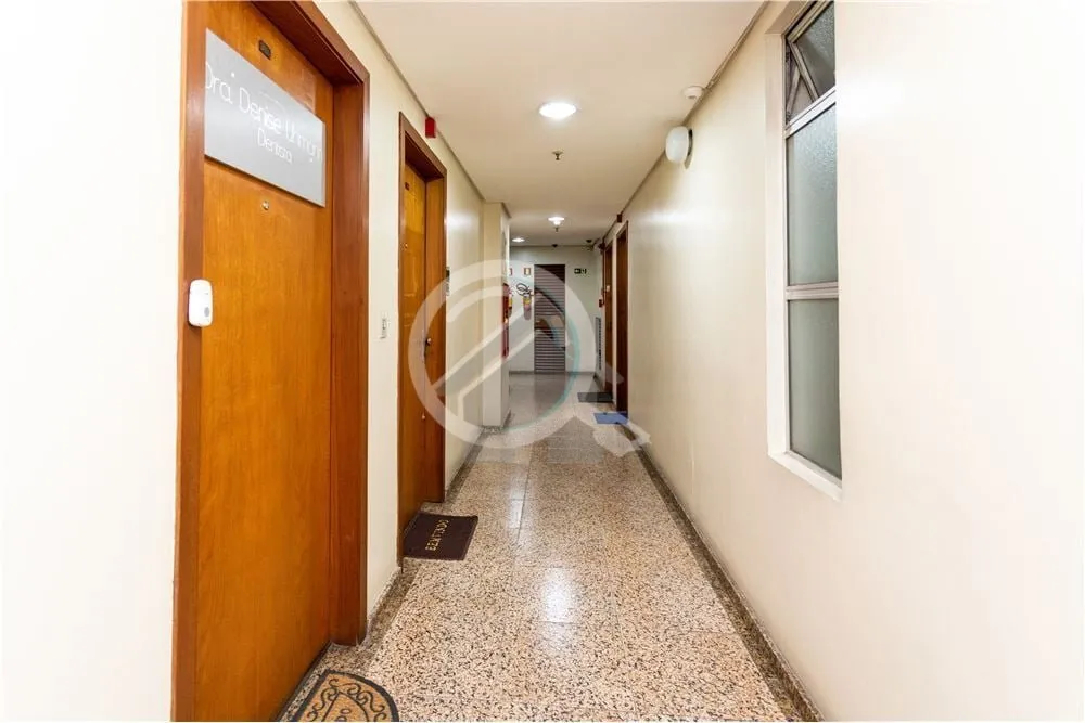 Imagem Sala comercial com 43 m², no bairro Floresta, 2 lavabos, piso frio, de frente com vista magnifica p...