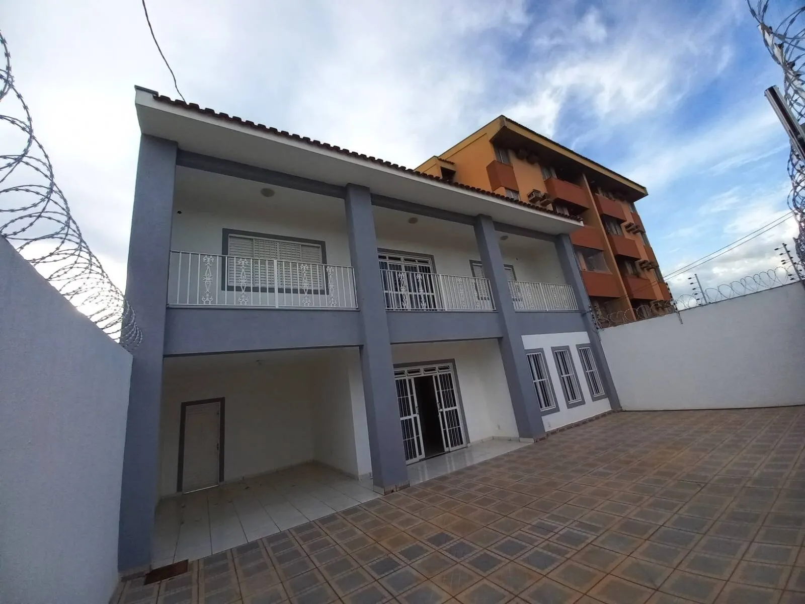Foto do imóvel Casa comercial 3 andares 8 quartos salão comercial anexo de 200 m² em Rua do Flamengo