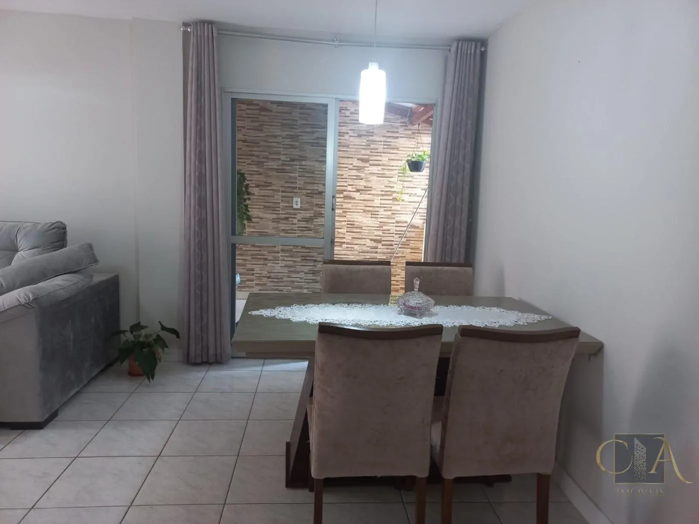 Imagem Apartamento para Temporada em Itapema, Centro, 2 dormitórios, 1 banheiro, 1 vaga